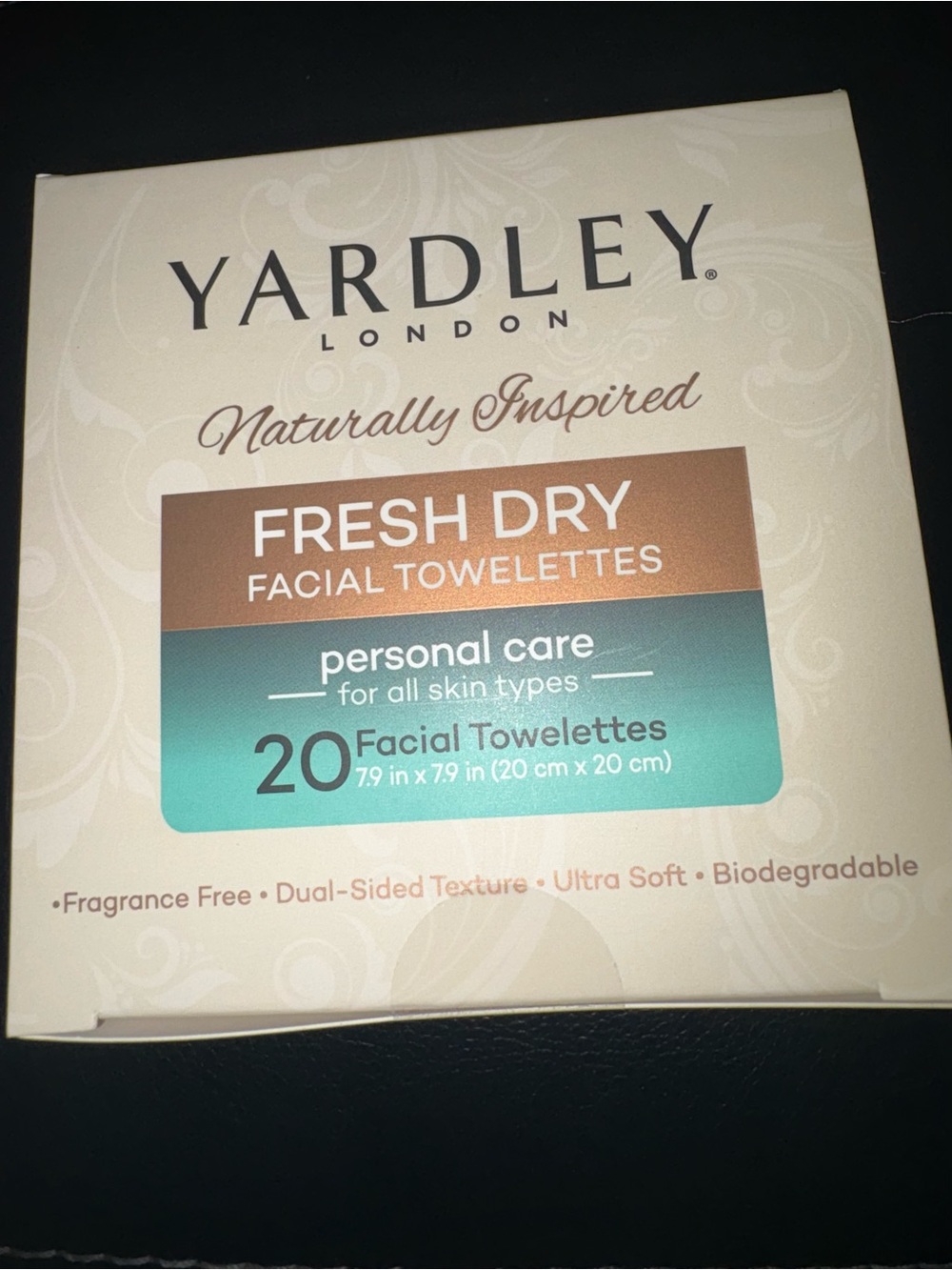 Yardley London Fresh Dry Facial Towelettes - Cream/Teal